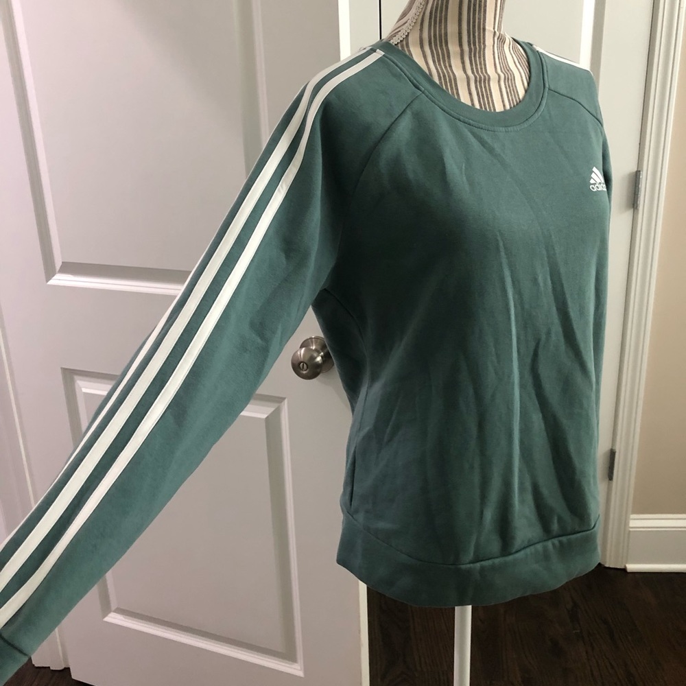Adidas Sweatshirt, Medium 🧢👟